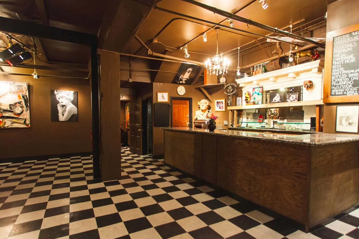 Clown bar with 16 craft beer taps and fully stocked bar